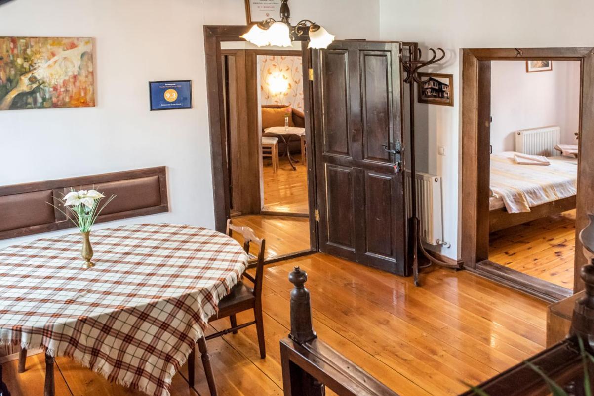 Kazasovata Guest House Trjavna Buitenkant foto