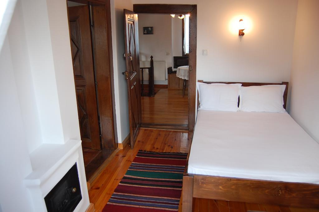 Kazasovata Guest House Trjavna Kamer foto