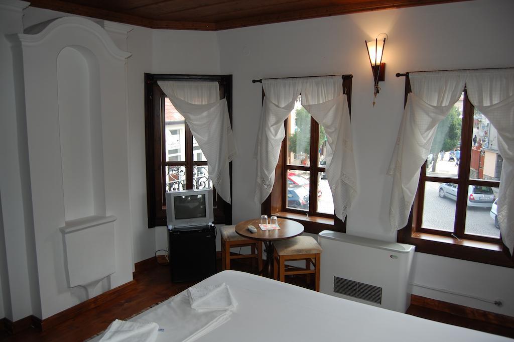 Kazasovata Guest House Trjavna Kamer foto