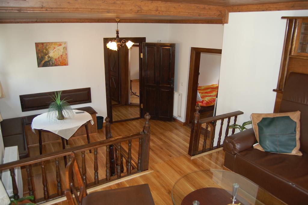 Kazasovata Guest House Trjavna Kamer foto