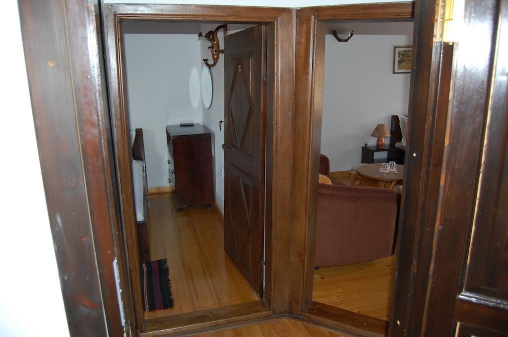 Kazasovata Guest House Trjavna Kamer foto